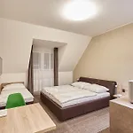 Volarik Apartman *